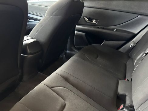 Used 2021 Hyundai Elantra SEL w/ Convenience Package FWD image 12