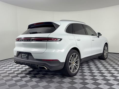 Certified 2024 Porsche Cayenne AWD/4WD image 9