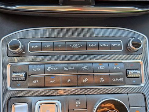 Used 2022 Hyundai Santa Fe Limited image 22