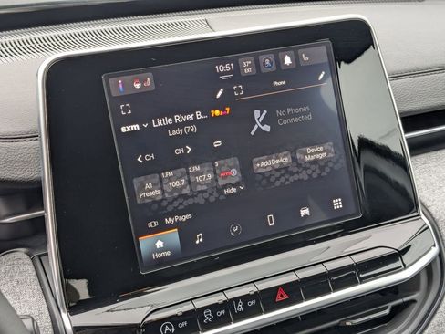 Used 2025 Jeep Compass Latitude image 21