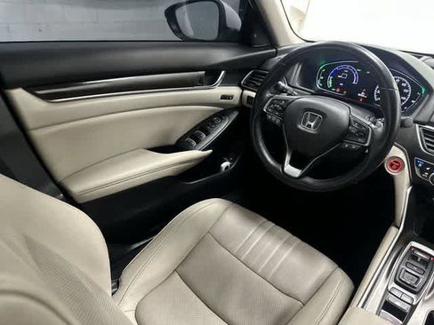 Used 2019 Honda Accord Touring image 12
