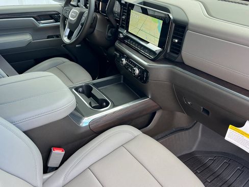 New 2026 GMC Sierra 2500 SLT w/ SLT Premium Package AWD/4WD image 10