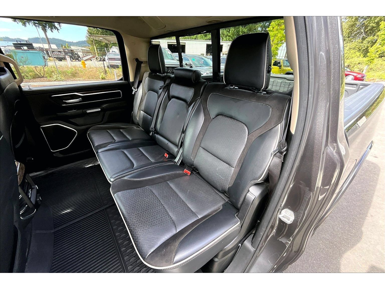 Used 2020 RAM 1500 Laramie AWD/4WD image 25