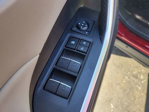 Used 2023 Toyota RAV4 XLE Premium image 17