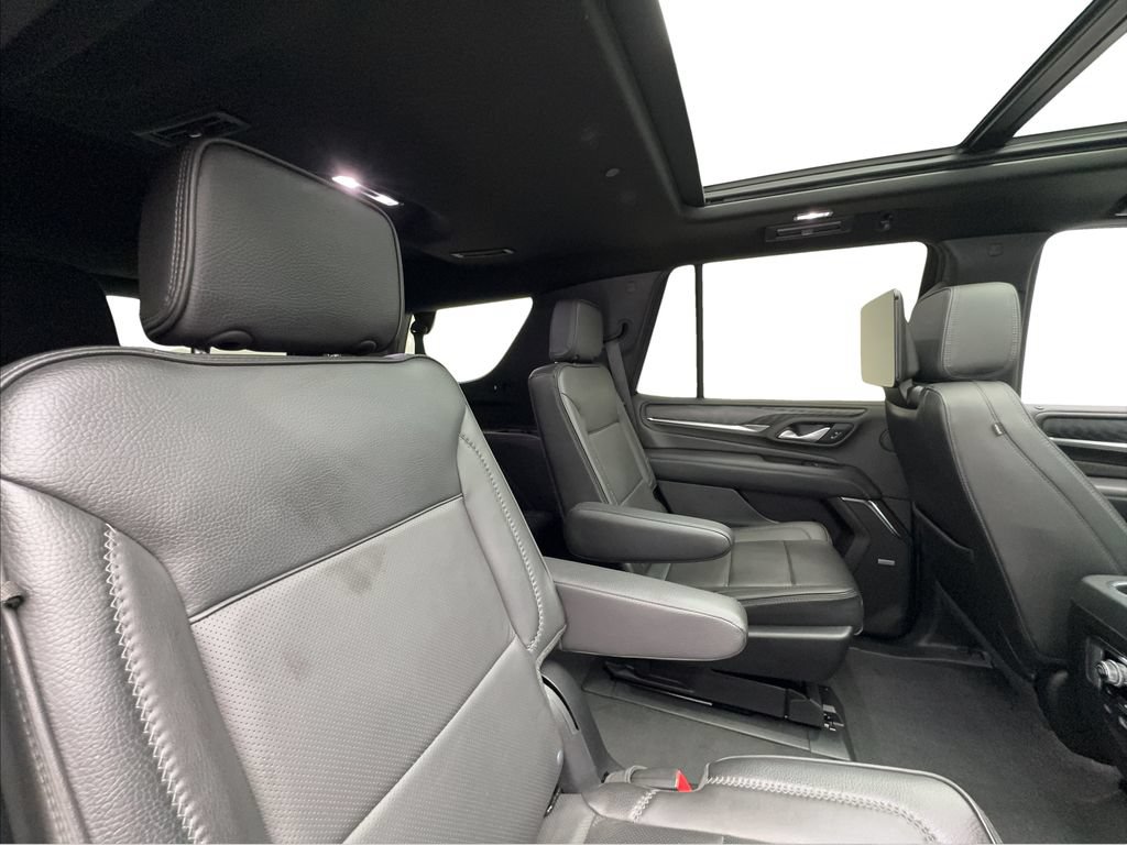 Used 2024 GMC Yukon Denali w/ Advanced Technology Package AWD/4WD image 32