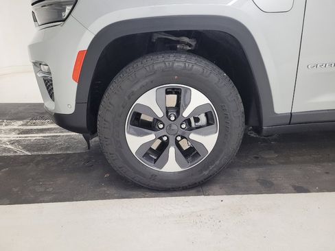 Used 2022 Jeep Grand Cherokee Limited 4xe w/ Luxury Tech Group II image 31