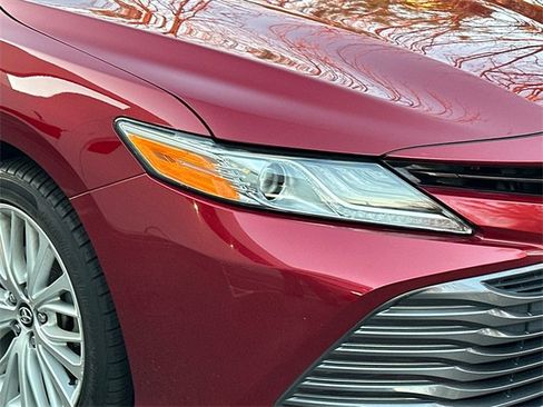Certified 2019 Toyota Camry XLE image 7