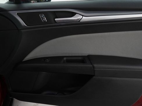 Used 2015 Ford Fusion S image 9