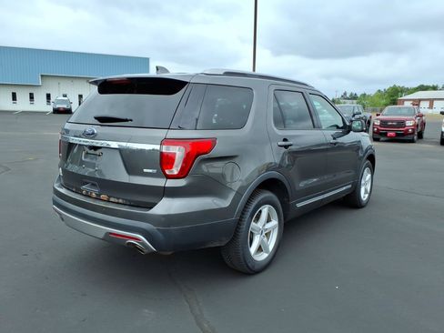 Used 2016 Ford Explorer XLT w/ Equipment Group 201A AWD/4WD image 6
