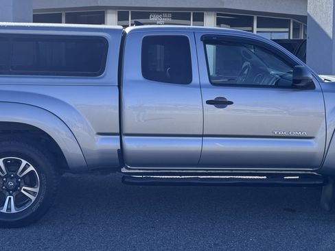 Used 2015 Toyota Tacoma 4x4 Access Cab V6 w/ TRD Off-Road Package image 8