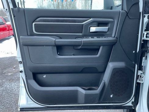 Used 2024 RAM 2500 Big Horn image 9