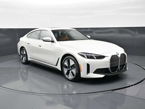 New 2026 BMW i4 eDrive40 w/ Premium Package RWD image 3