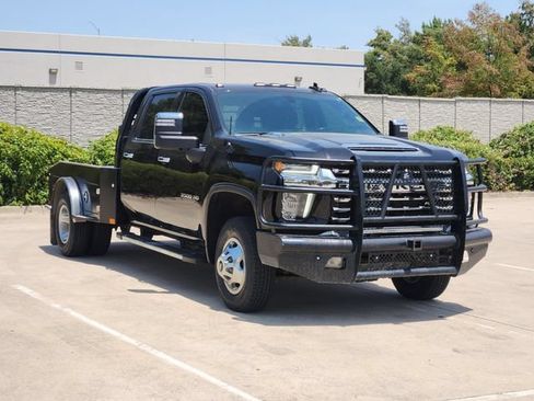 Used 2023 Chevrolet Silverado 3500 LTZ w/ LTZ Convenience Package AWD/4WD image 3