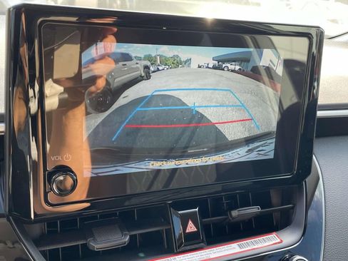 Used 2025 Toyota Corolla LE image 17