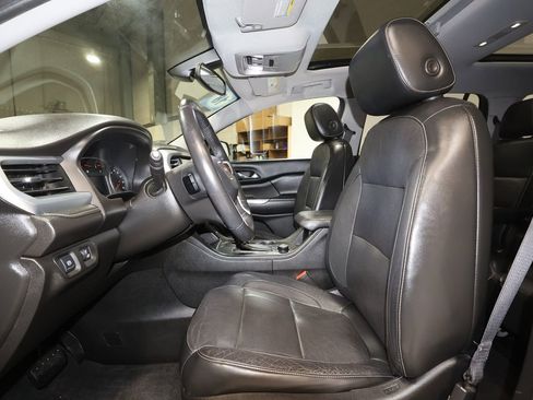 Used 2018 GMC Acadia SLT image 14