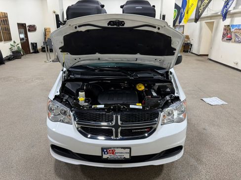 Used 2019 Dodge Grand Caravan SE FWD image 51