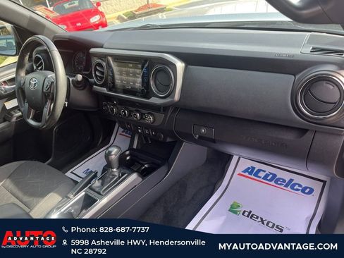 Used 2018 Toyota Tacoma TRD Off-Road image 26