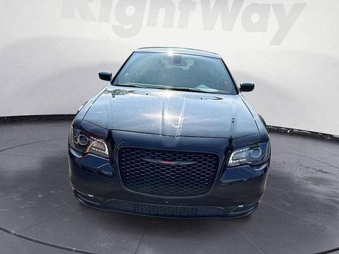 Used 2021 Chrysler 300 S RWD image 8