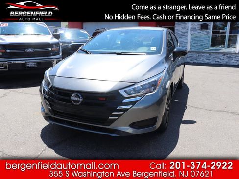 Used 2024 Nissan Versa SR FWD image 1