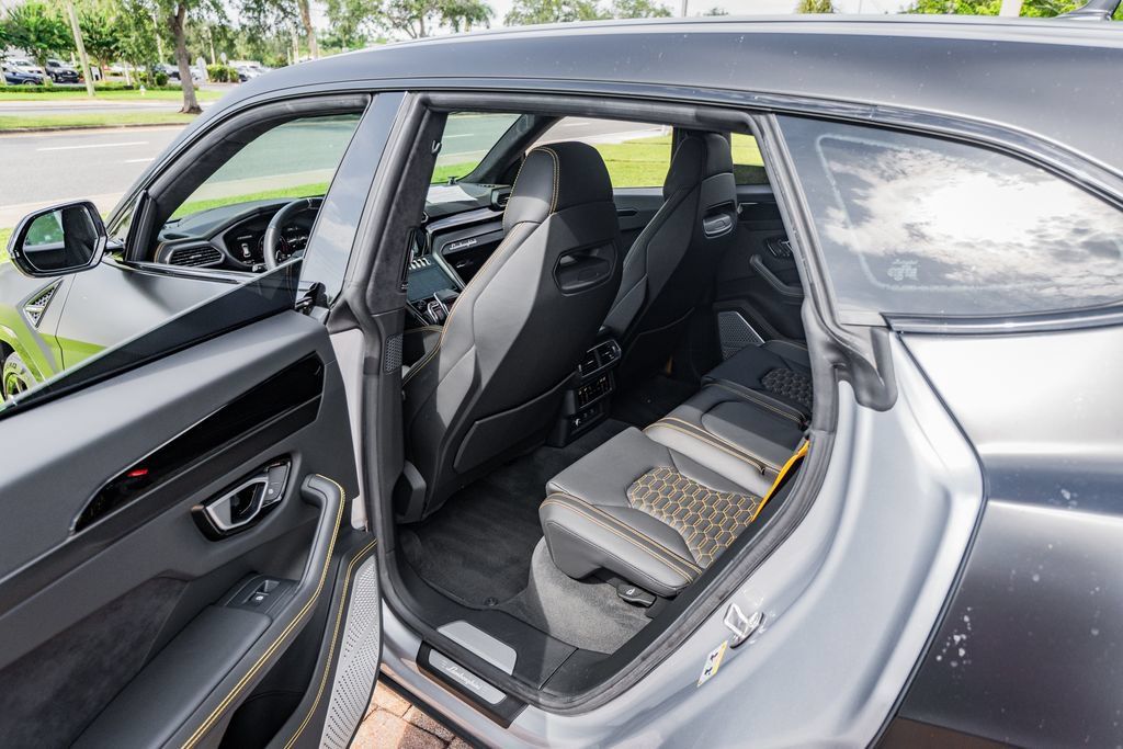 Used 2023 Lamborghini Urus S AWD/4WD image 38