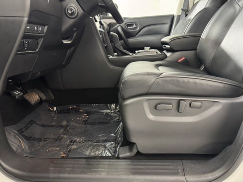 Used 2024 INFINITI QX80 Luxe w/ Cargo Package image 12