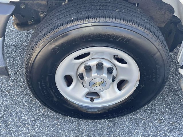 Used 2025 Chevrolet Express 2500 w/ Driver Convenience Package RWD image 11