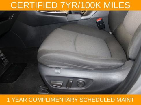 Used 2025 Toyota RAV4 XLE AWD/4WD image 18
