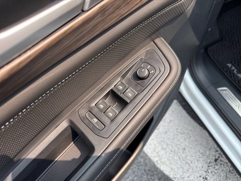 Certified 2026 Volkswagen Atlas SEL AWD/4WD image 12