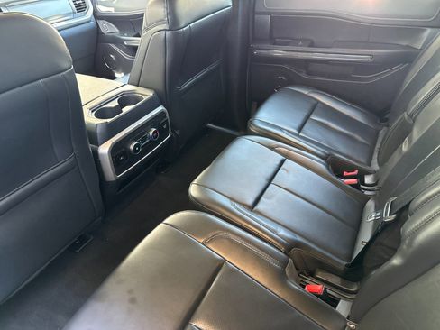 Used 2024 Ford Expedition XLT AWD/4WD image 9