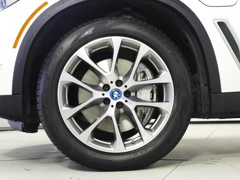 Certified 2023 BMW X5 xDrive45e w/ Climate Comfort Package image 5