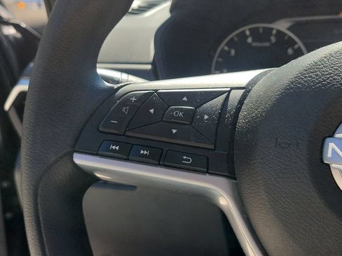 Used 2025 Nissan Altima 2.5 SV FWD image 22
