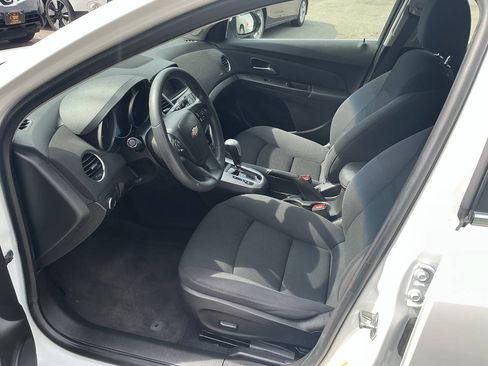 Used 2016 Chevrolet Cruze LT FWD image 14