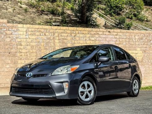 Used 2012 Toyota Prius Four image 2