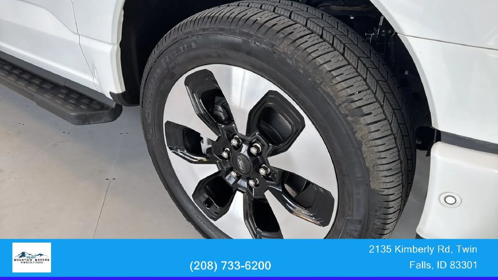 Used 2022 Ford F150 Lightning Platinum AWD/4WD image 9