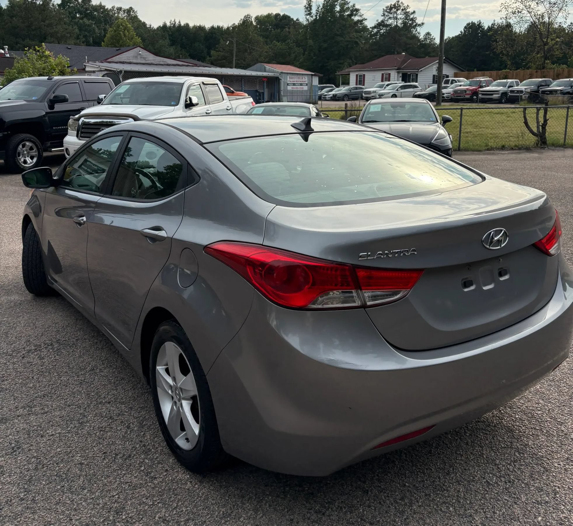 Used 2012 Hyundai Elantra GLS w/ Preferred Pkg 3 FWD image 4