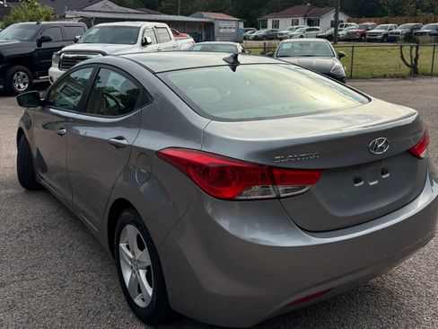Used 2012 Hyundai Elantra GLS w/ Preferred Pkg 3 FWD image 4