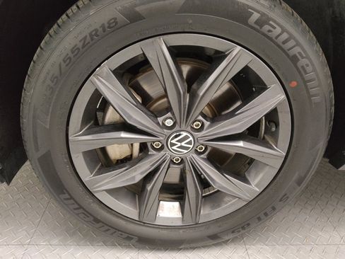 Used 2022 Volkswagen Tiguan SE w/ Panoramic Sunroof Package image 31