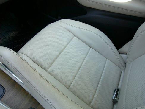 Used 2024 Mercedes-Benz GLS 450 4MATIC image 25