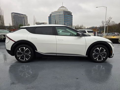 Certified 2023 Kia EV6 Light image 9