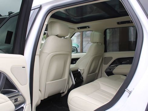 Used 2023 Land Rover Range Rover SE image 37