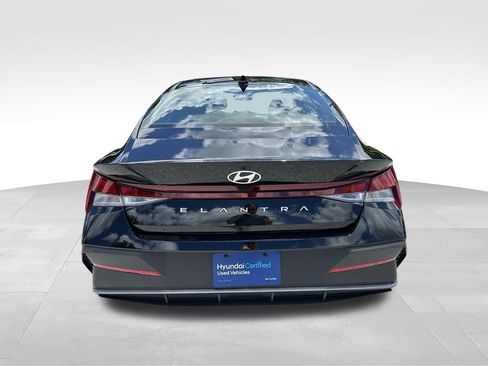 Used 2024 Hyundai Elantra SE FWD image 6