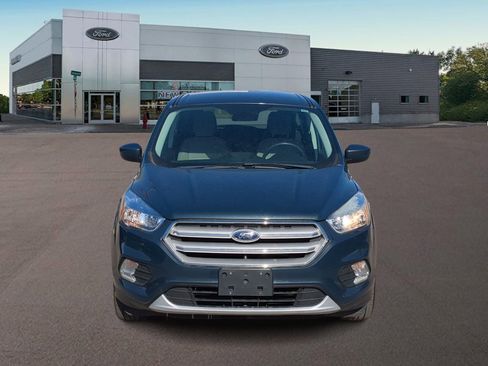 Used 2019 Ford Escape SE image 3