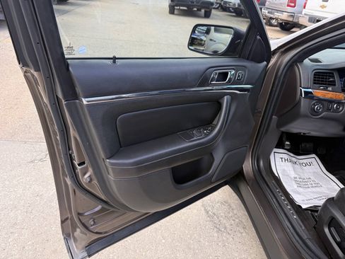 Used 2016 Lincoln MKS FWD image 8