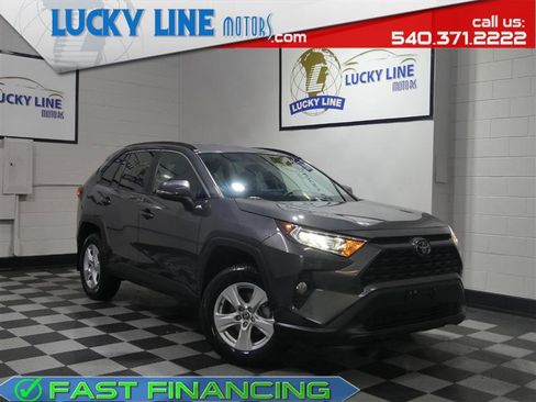 Used 2021 Toyota RAV4 XLE AWD/4WD image 1