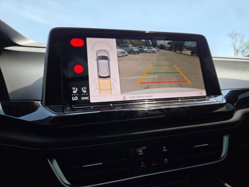 Used 2024 Volkswagen Atlas Cross Sport SEL R-Line image 31