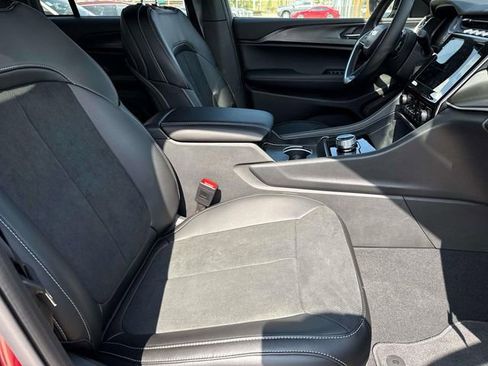 New 2025 Jeep Grand Cherokee Altitude RWD image 25