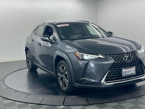 Used 2022 Lexus UX 200 w/ Accessory Package (Z2) FWD image 3