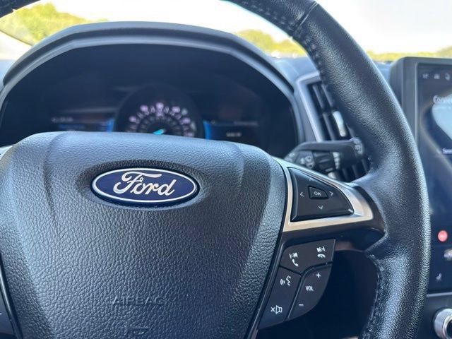 Used 2024 Ford Edge SEL AWD/4WD image 13