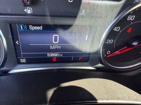 Used 2024 GMC Terrain SLE FWD image 24