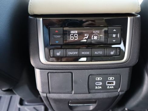Used 2025 Subaru Ascent Limited w/ Popular Package #1 AWD/4WD image 36